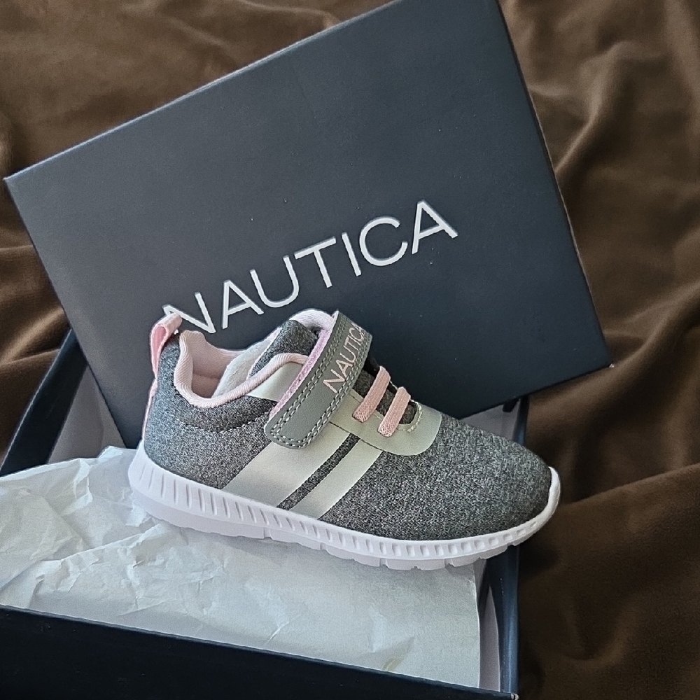 Nautica Kids Sneakers in Gray and Pink